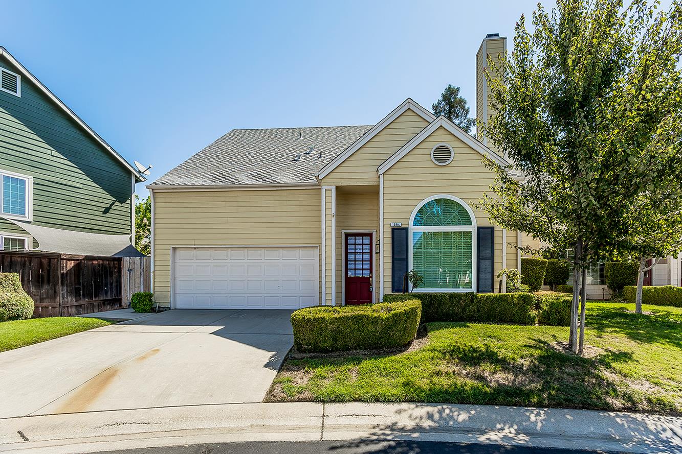 1094 E Monticello Cir