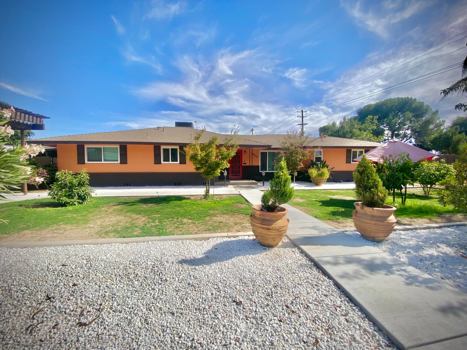 1245 W Pico Ave