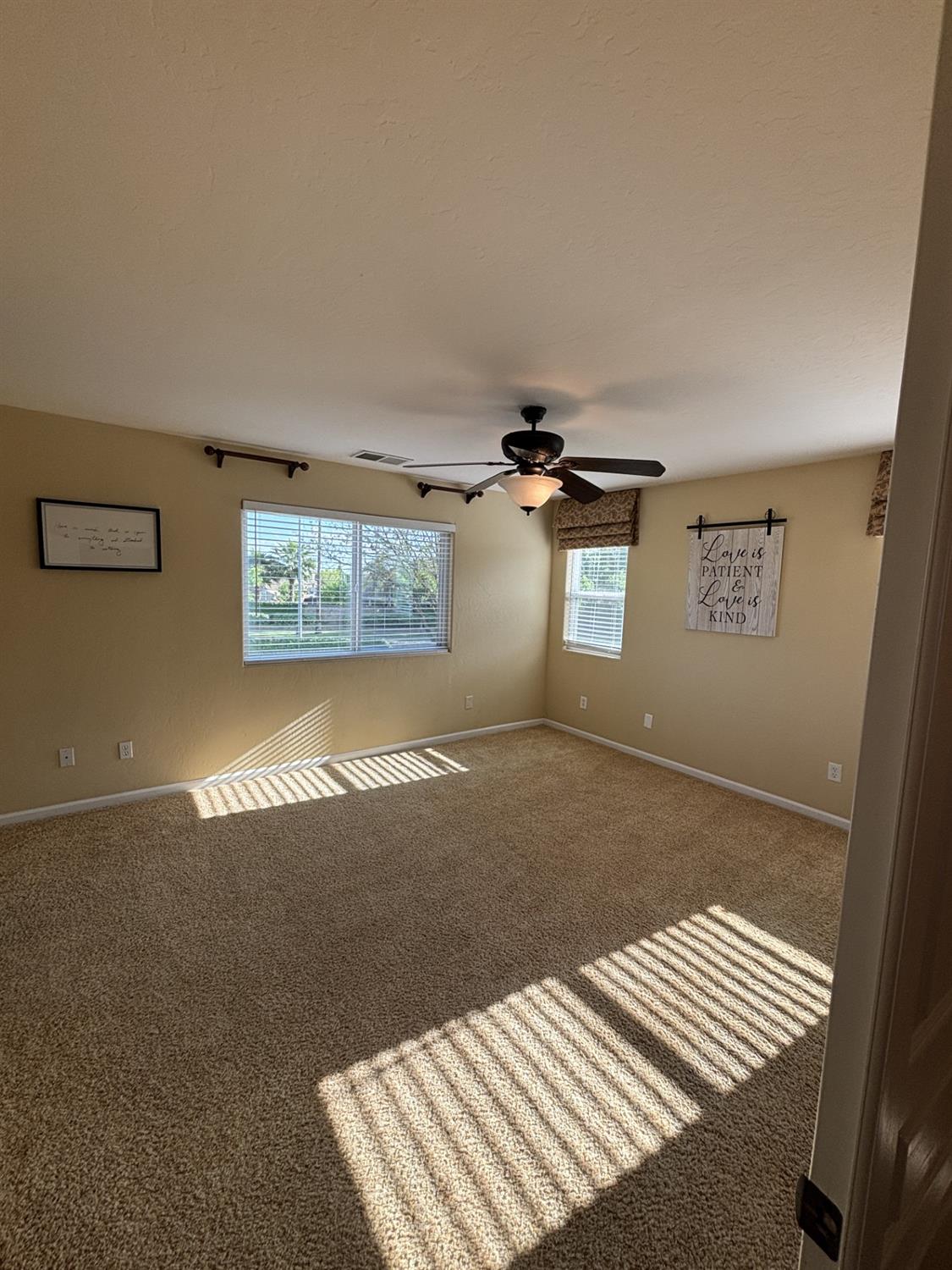 5586 E Atchison St, Fresno, CA 93727