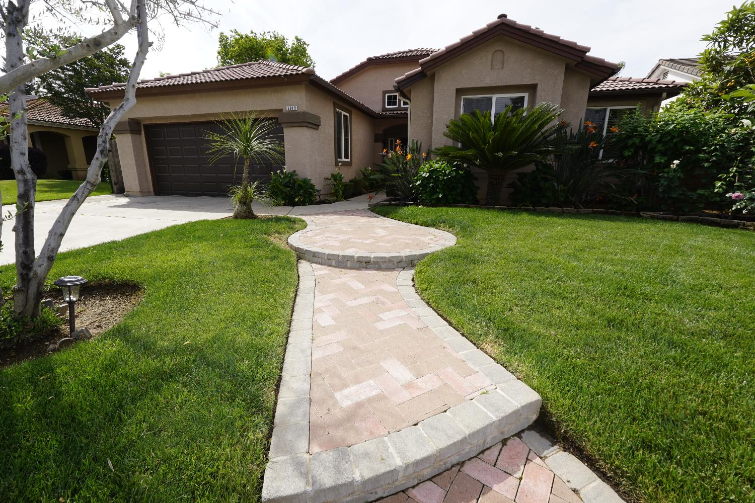 5919 W Chennault Ave