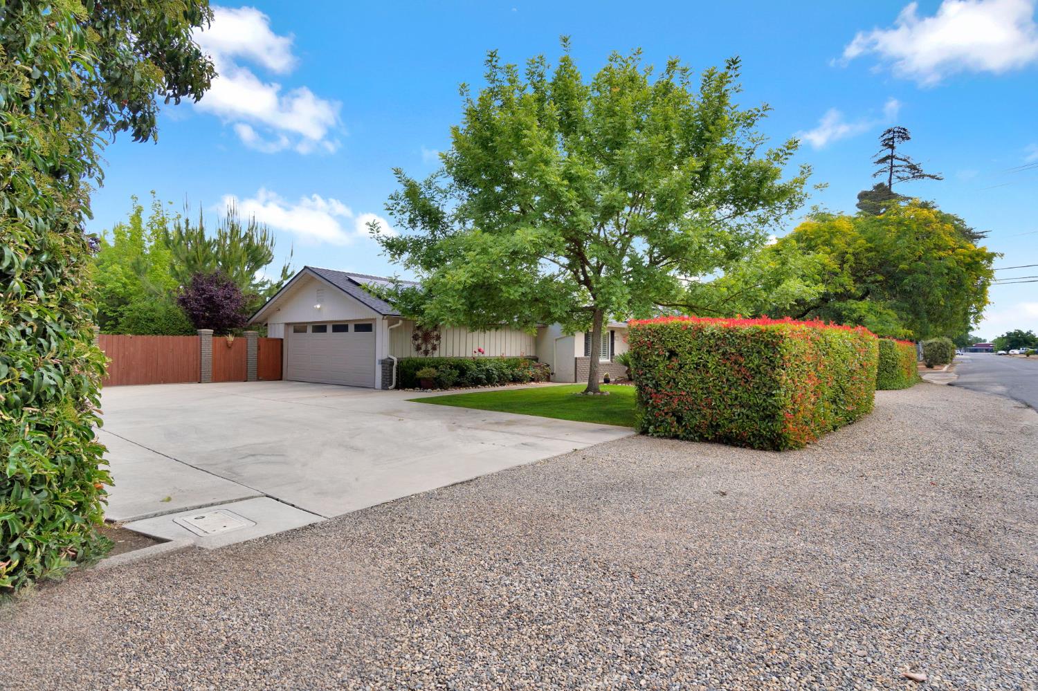 1337 E Rialto Ave
