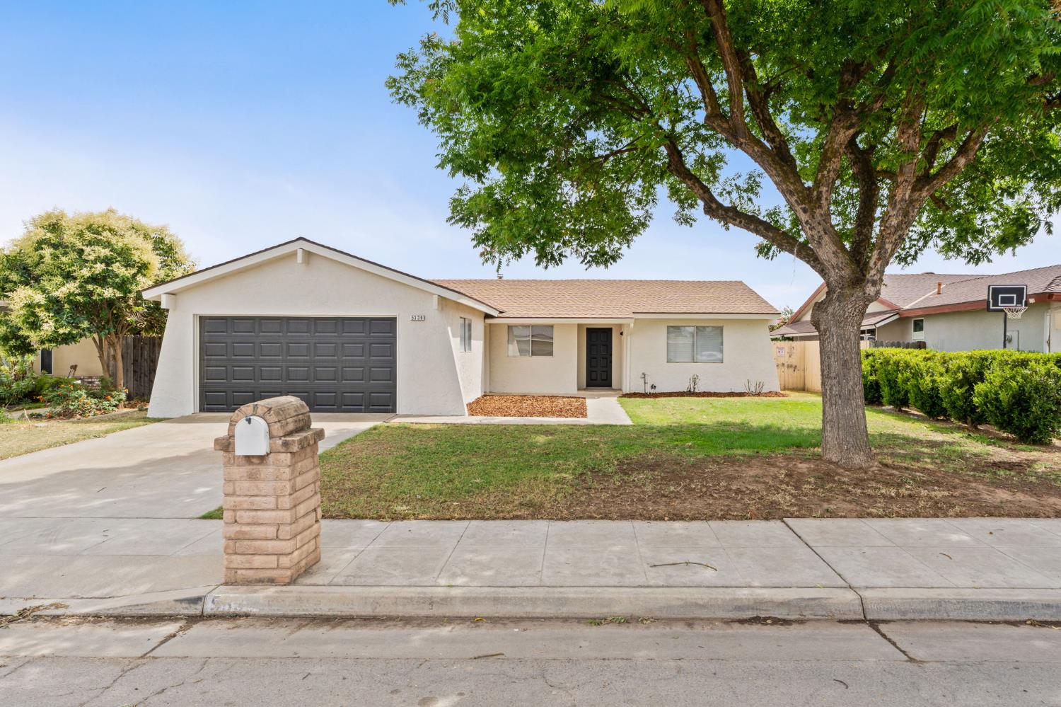 5339 W Swift Ave