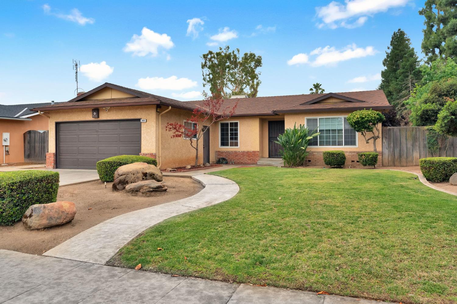 3495 W Bullard Ave